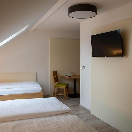 Grossweikersdorf Pension Christine מראה חיצוני תמונה