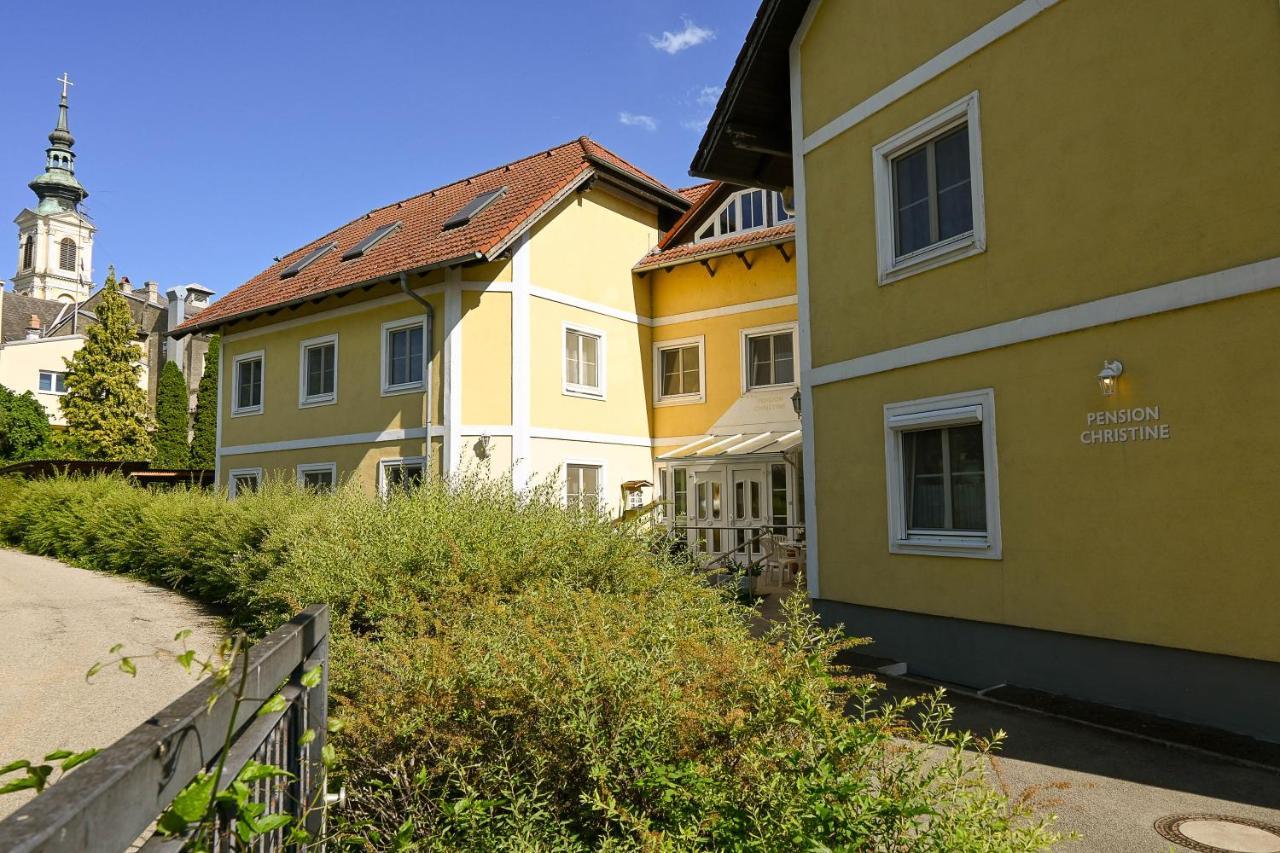 Grossweikersdorf Pension Christine מראה חיצוני תמונה