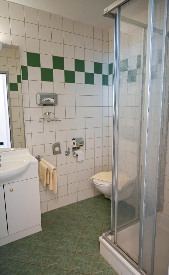 Grossweikersdorf Pension Christine מראה חיצוני תמונה