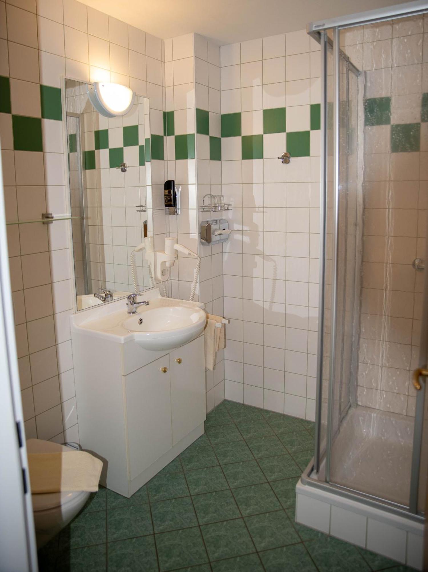 Grossweikersdorf Pension Christine מראה חיצוני תמונה